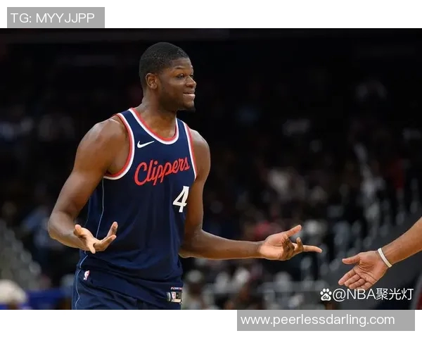 爵士官方我们决定裁掉班巴，伊斯特二世和布莱德肖