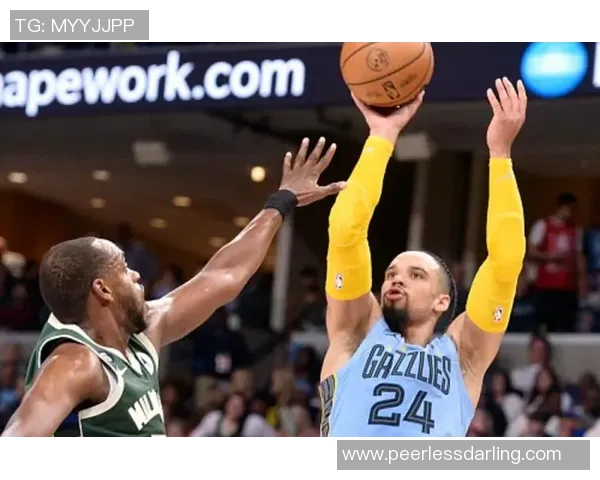 这调整能力!狄龙开局6中1全场20中8揽全队最高26分 正负值达+26 这调整能力!狄龙开局6中1全场20中8揽全队最高26分 正负值达+26